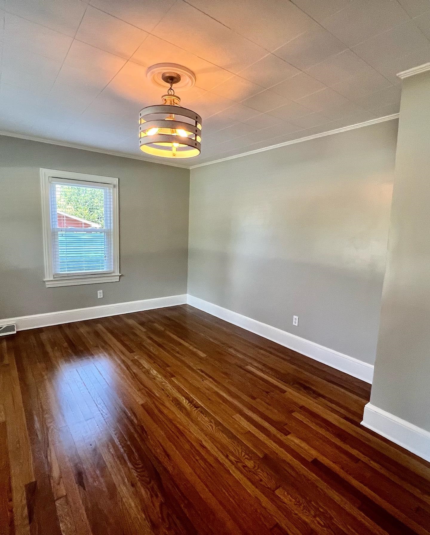 111 S Oakleaf Drive