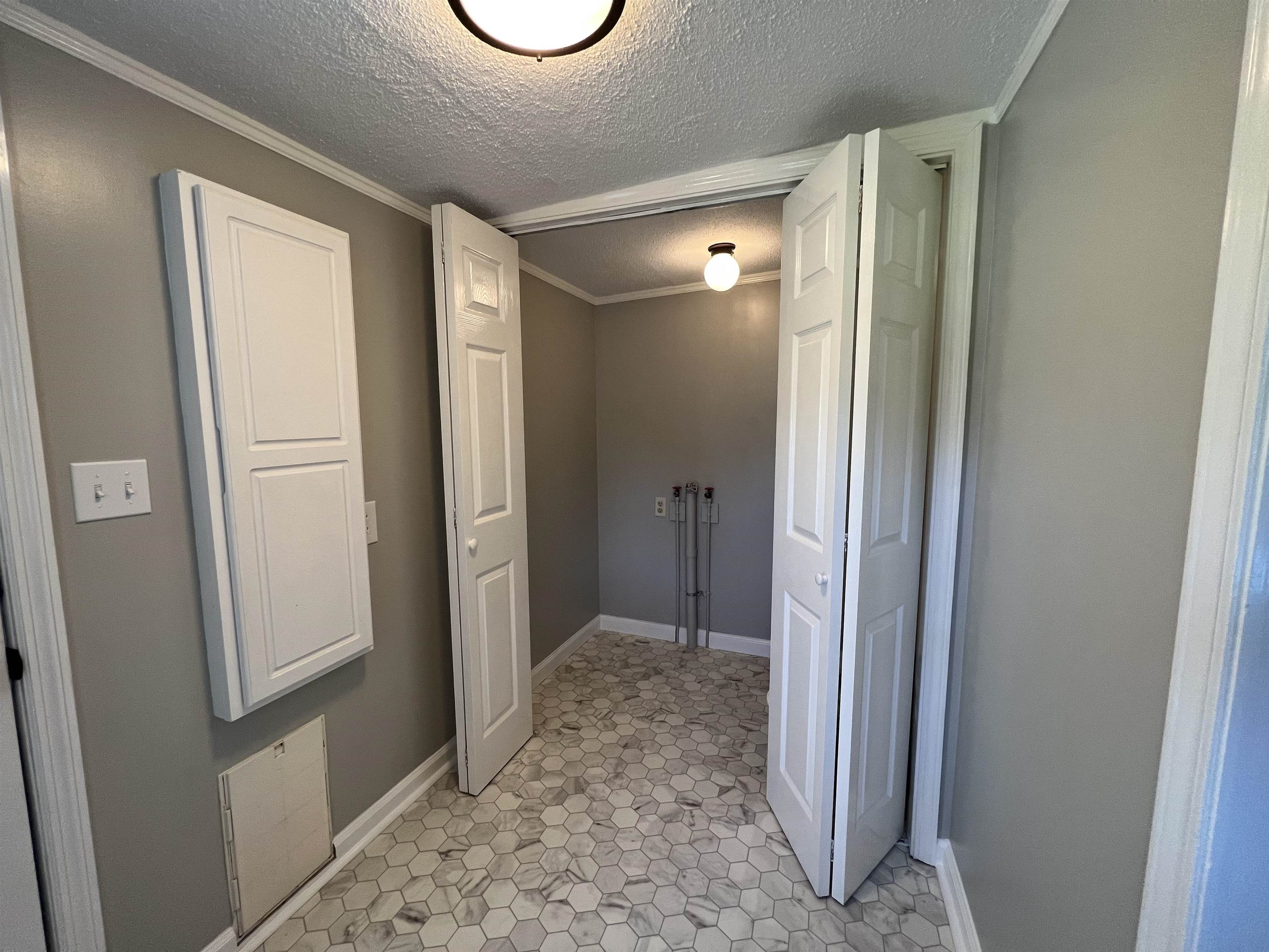 111 S Oakleaf Drive