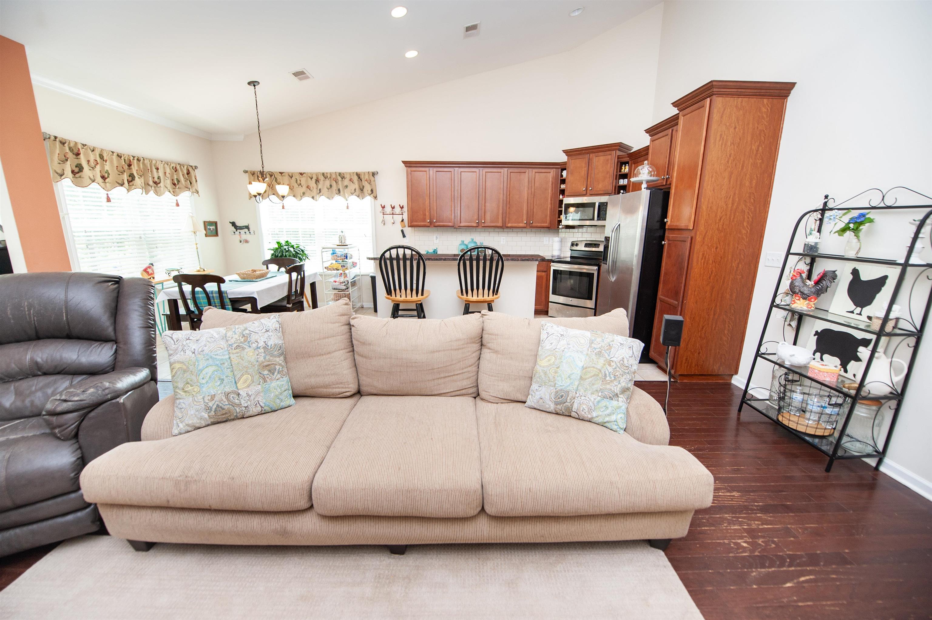 175 Castleton Circle