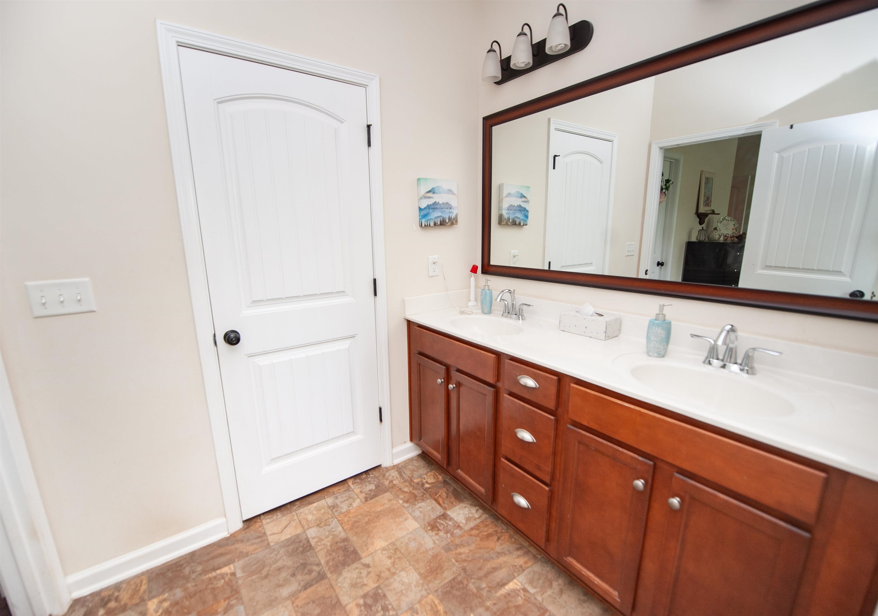 175 Castleton Circle