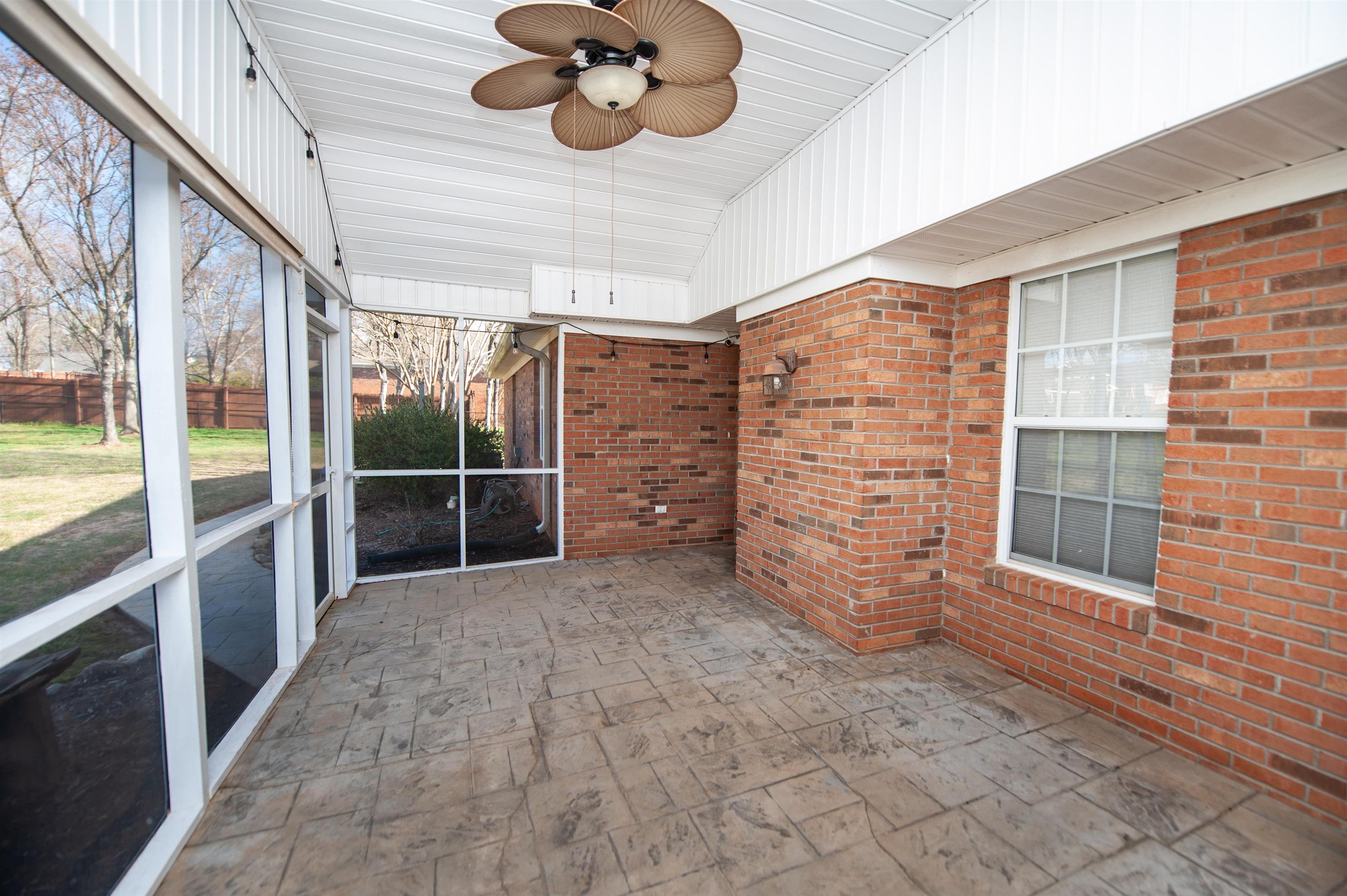 372 W Autumn Ridge Road