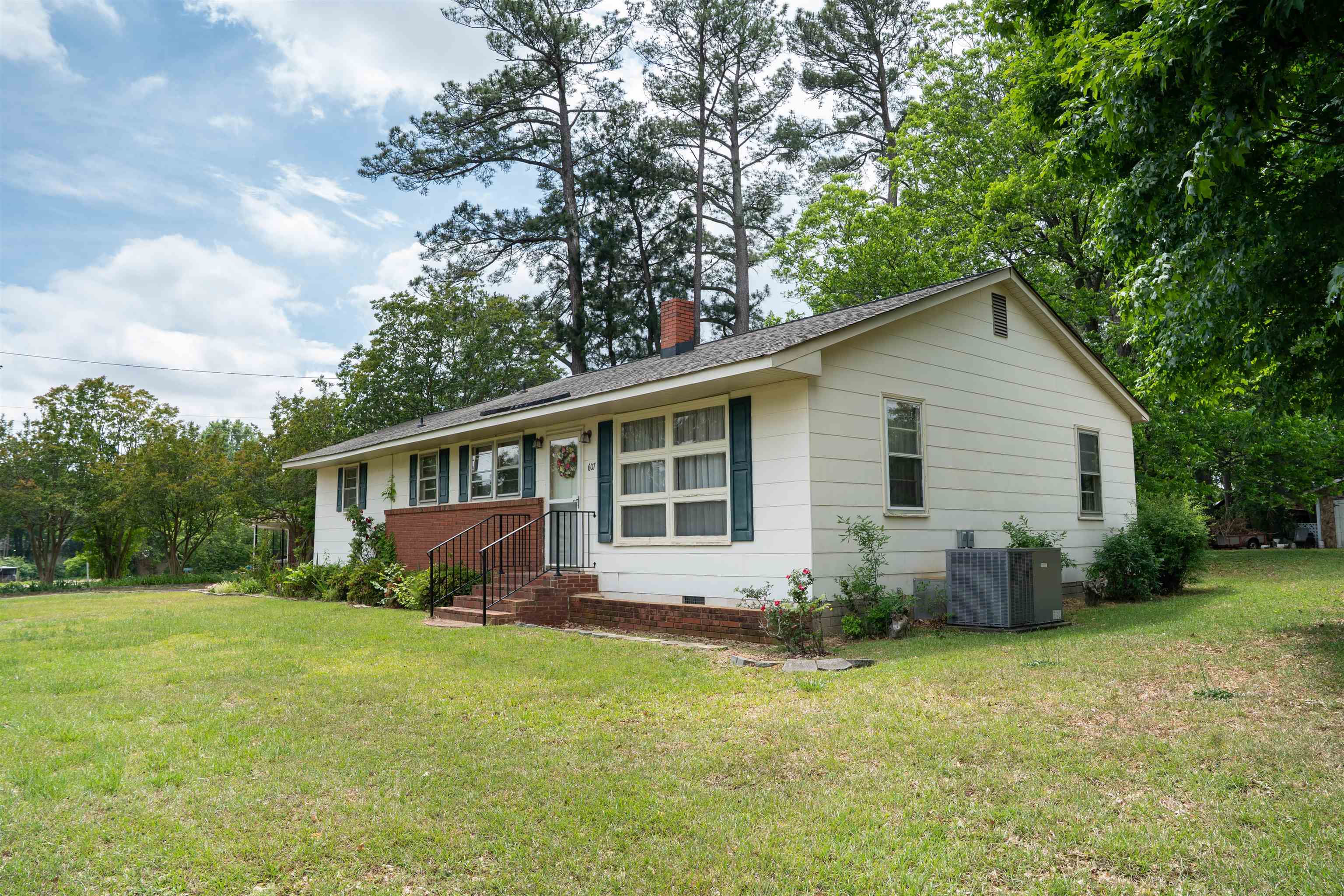607 Vanney Circle