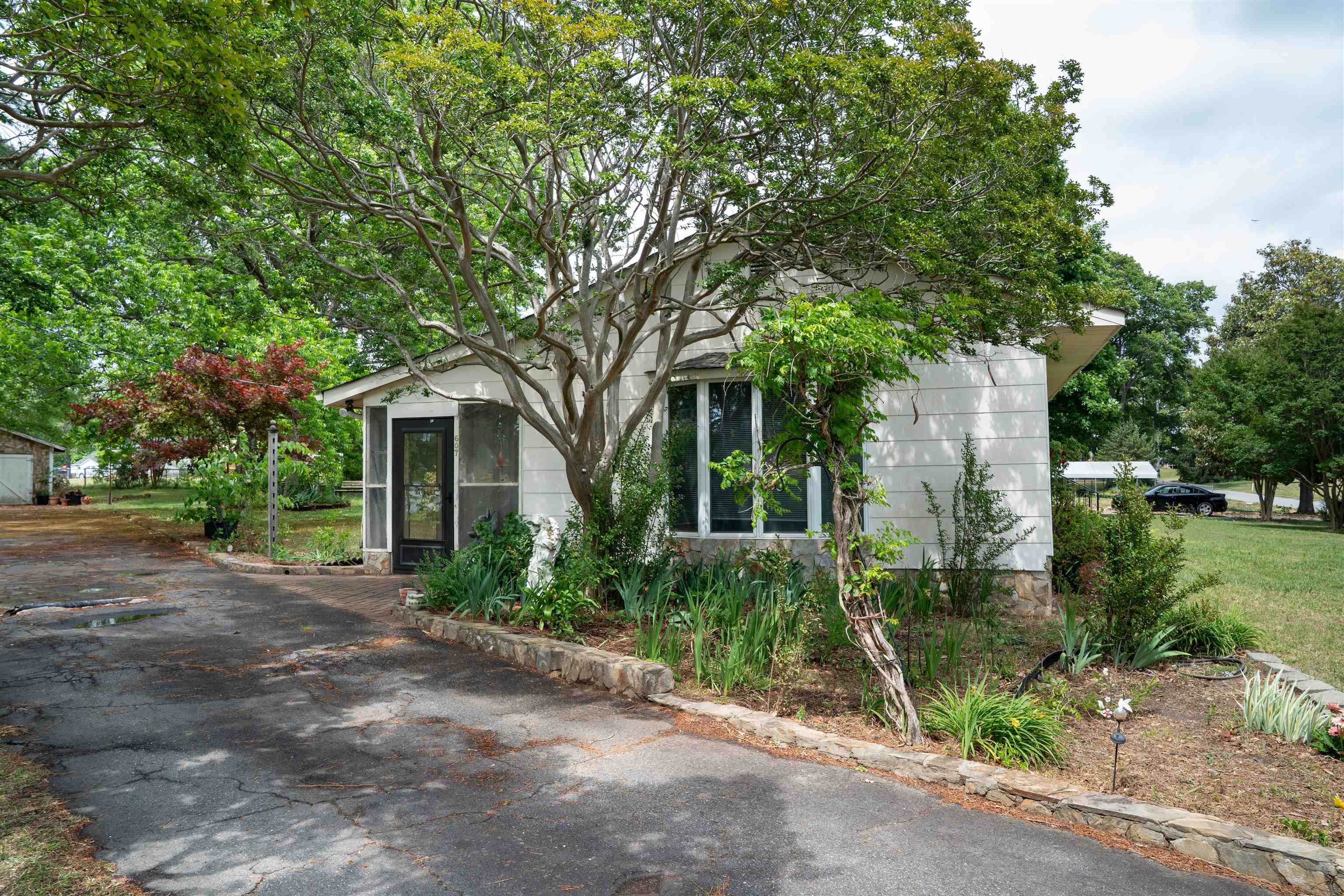 607 Vanney Circle
