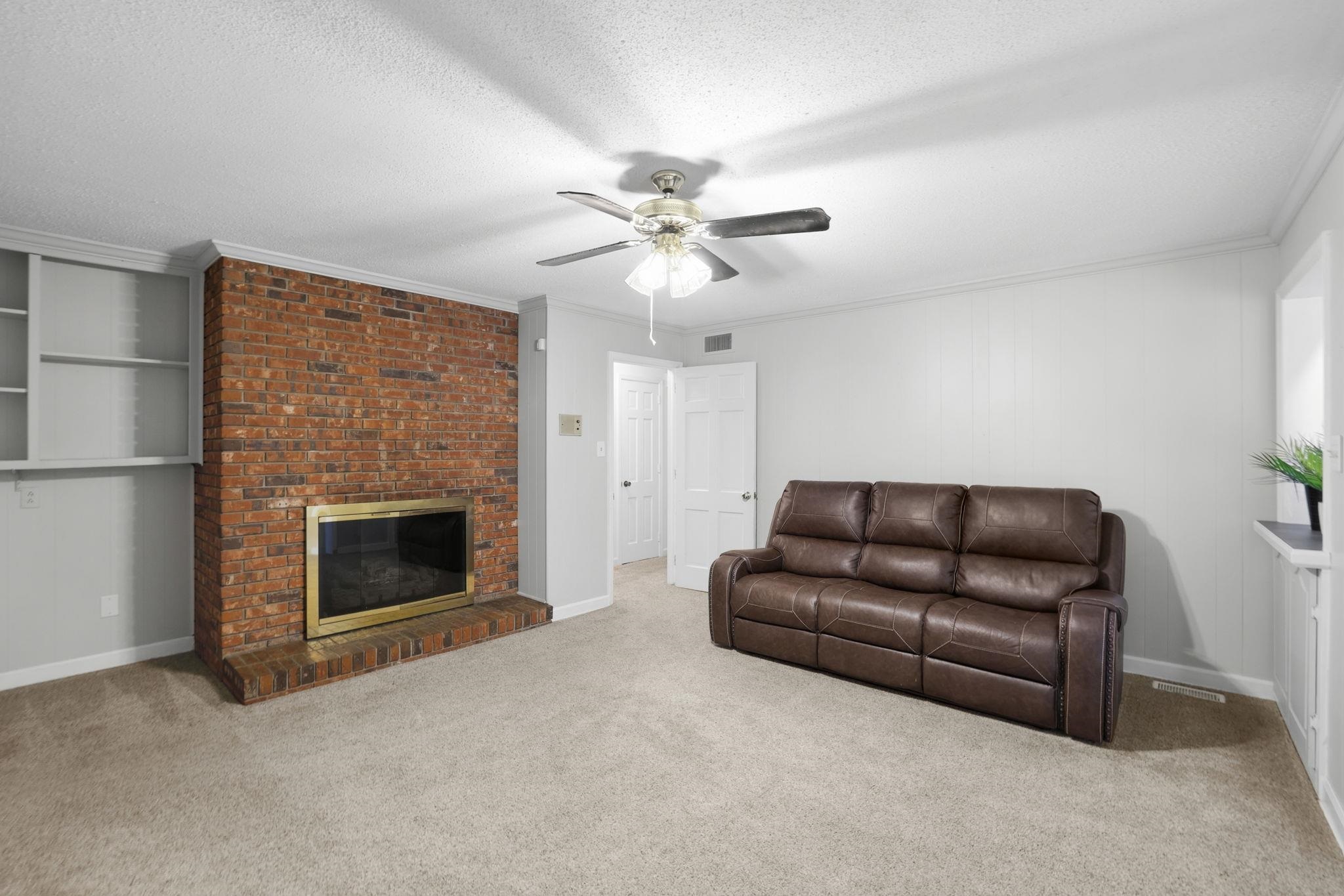 108 Sunline Place