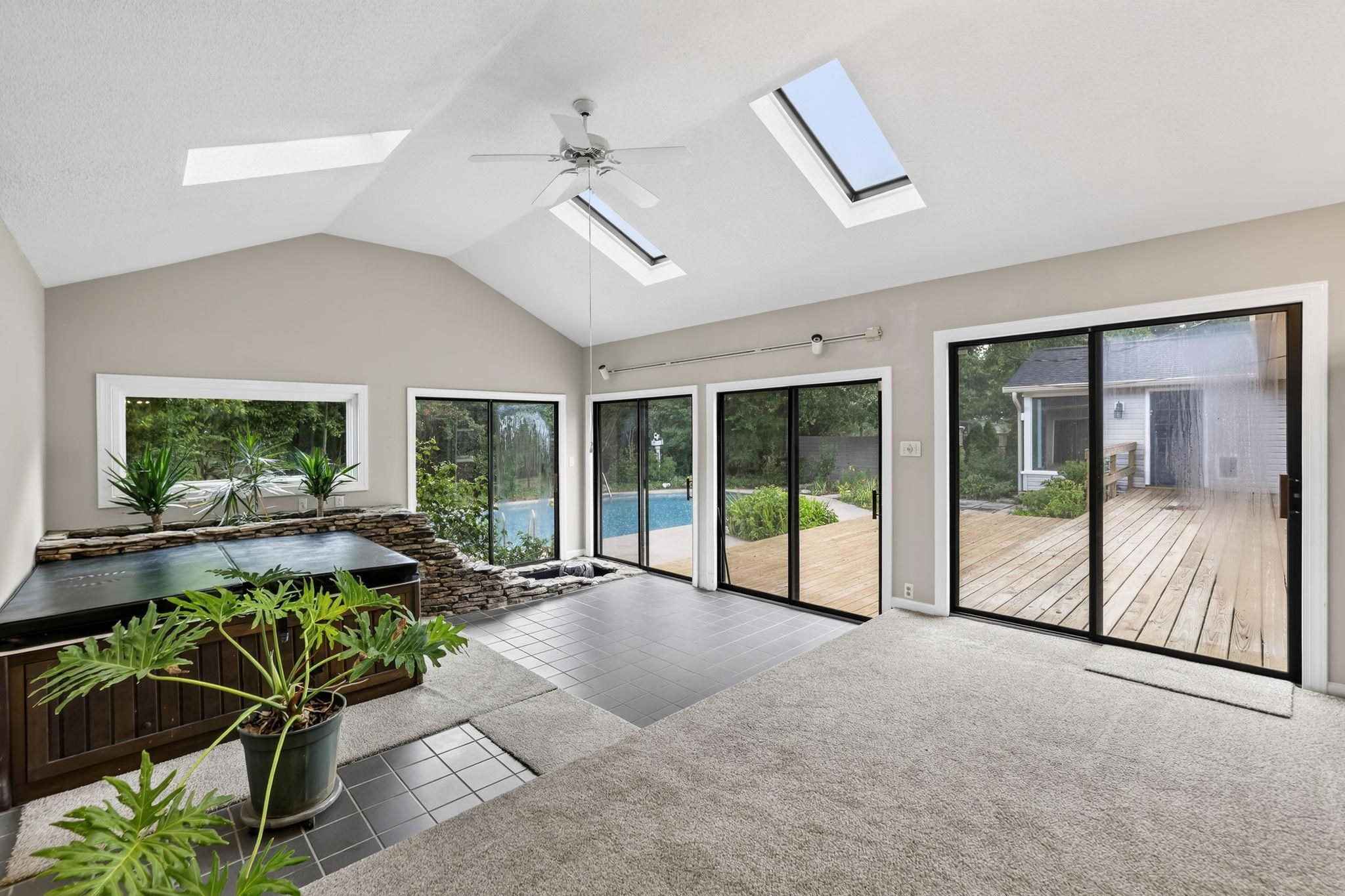108 Sunline Place