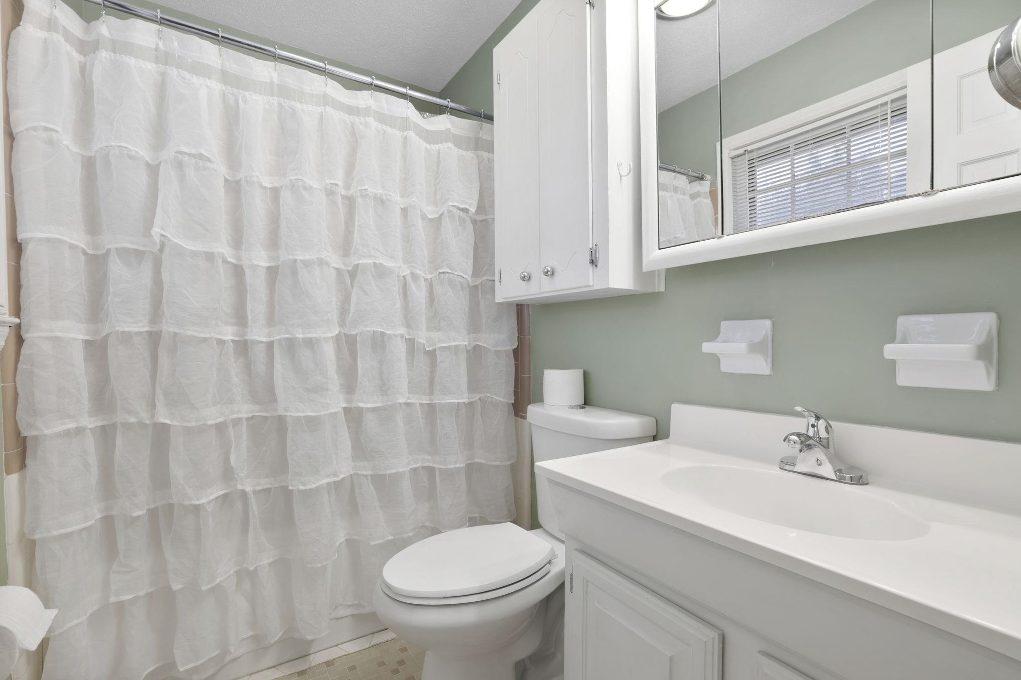 108 Sunline Place