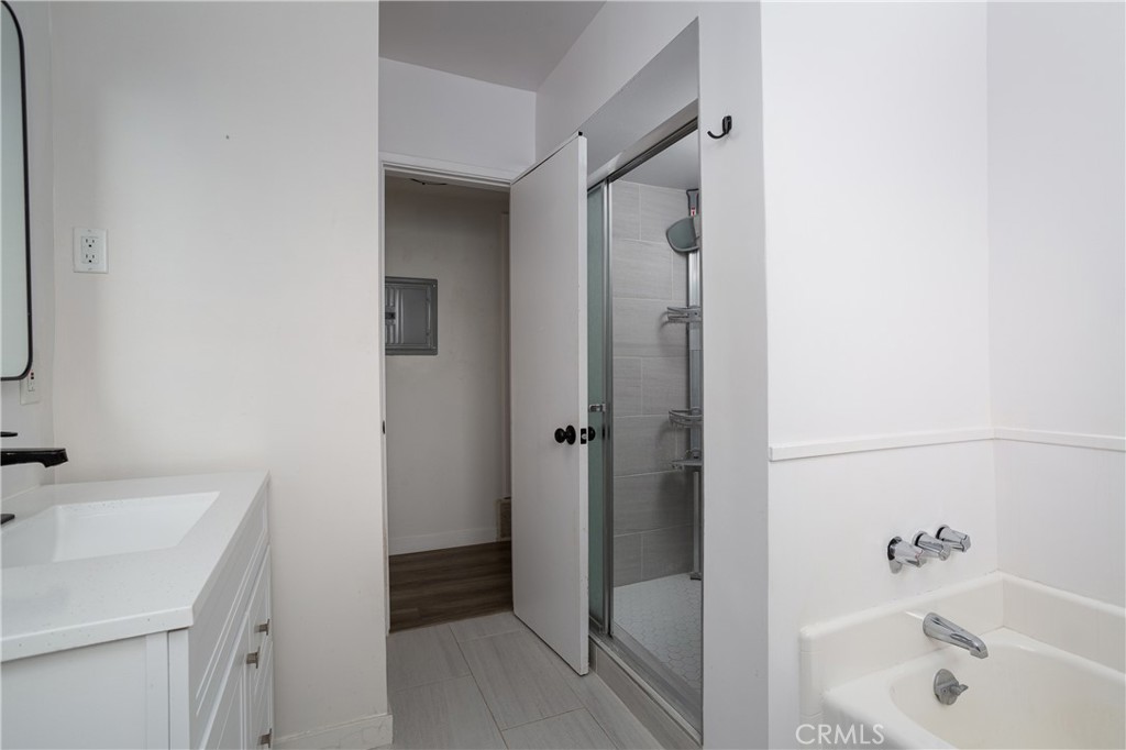 1250 E Ocean Boulevard 307