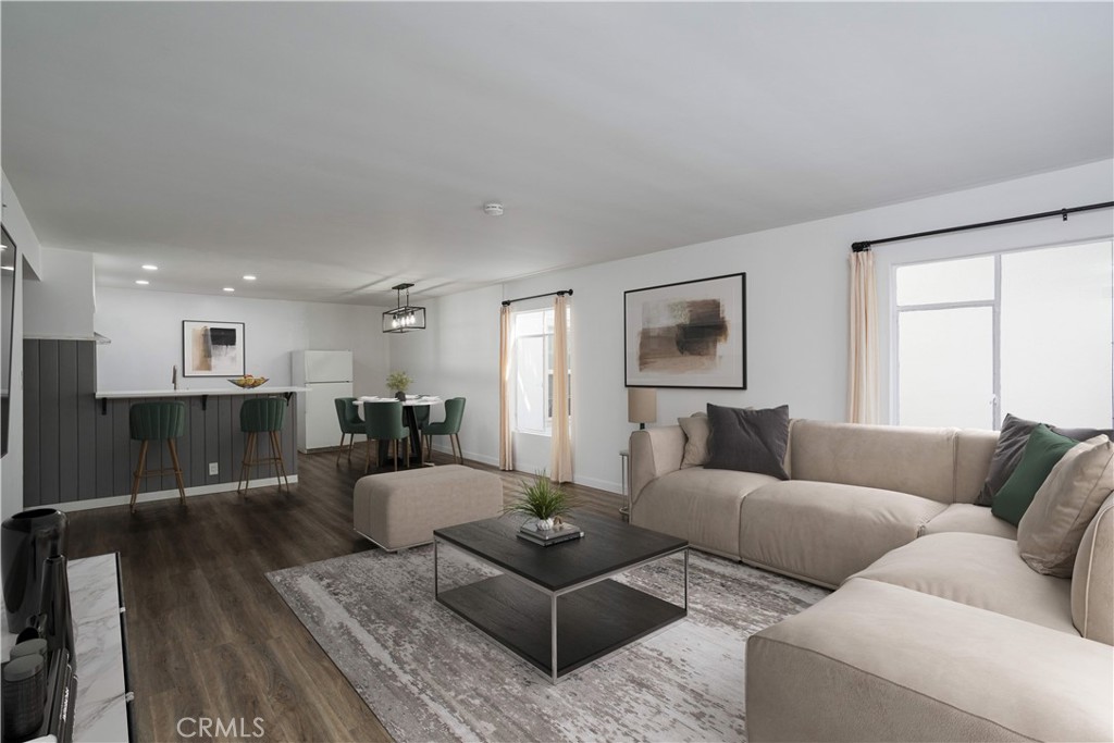 1250 E Ocean Boulevard 307