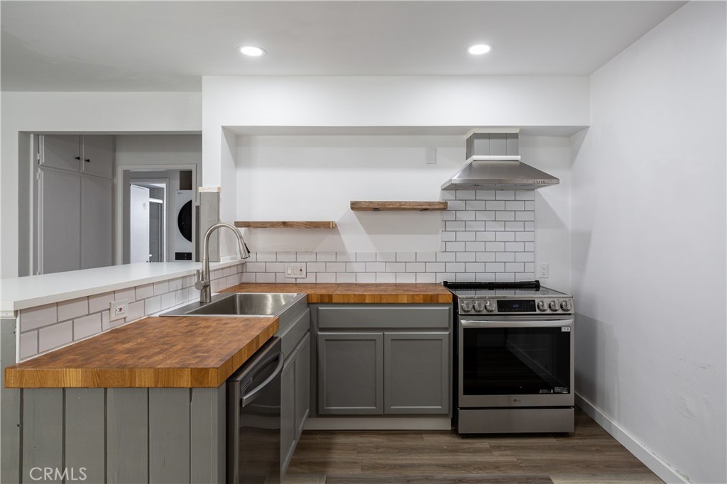 1250 E Ocean Boulevard 307