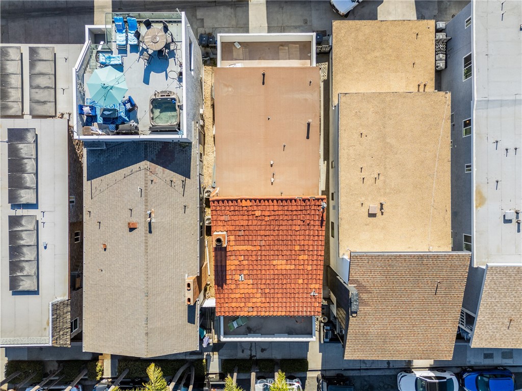 907 E Balboa Boulevard