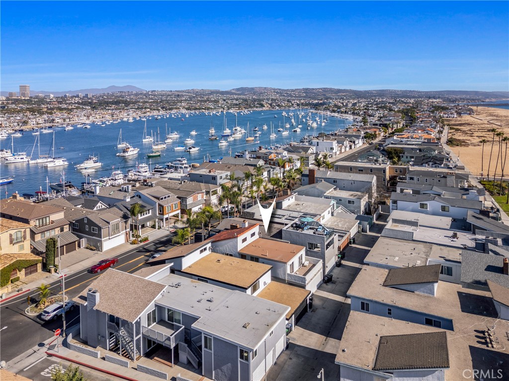 907 E Balboa Boulevard