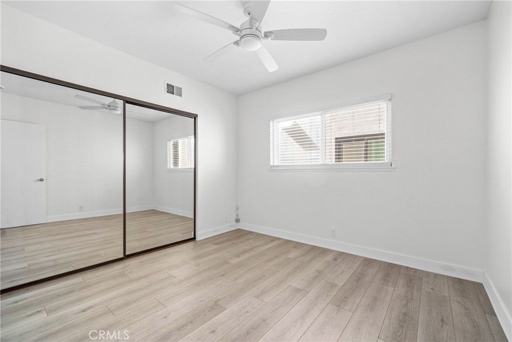 907 E Balboa Boulevard