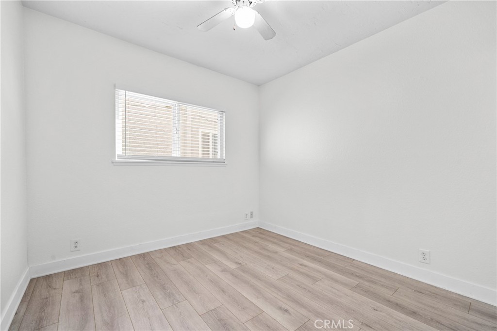 907 E Balboa Boulevard