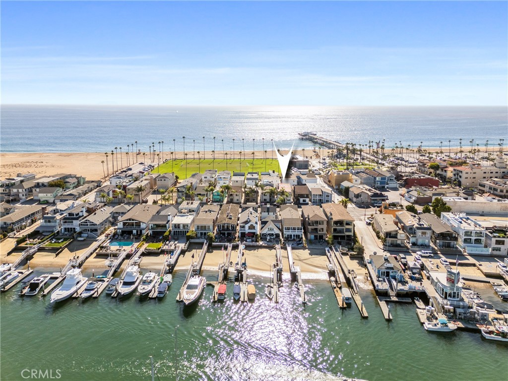 907 E Balboa Boulevard