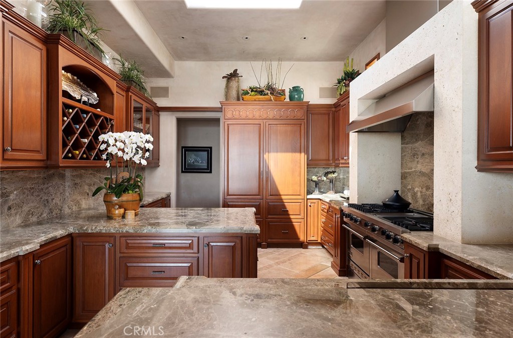 1131 Dolphin Terrace