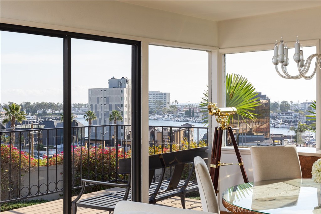 231 Santa Ana Avenue