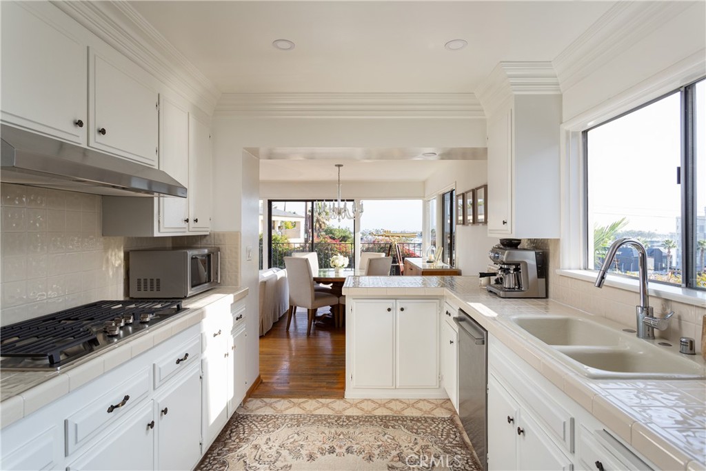 231 Santa Ana Avenue
