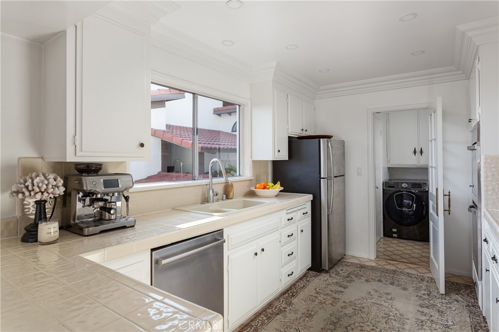 231 Santa Ana Avenue