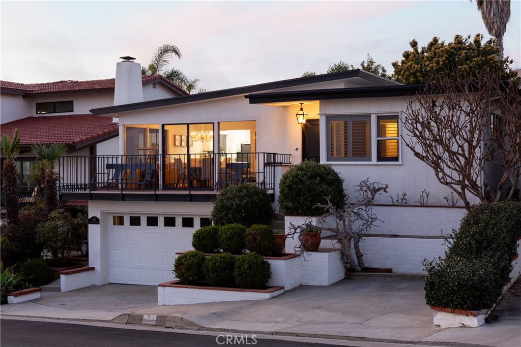 231 Santa Ana Avenue