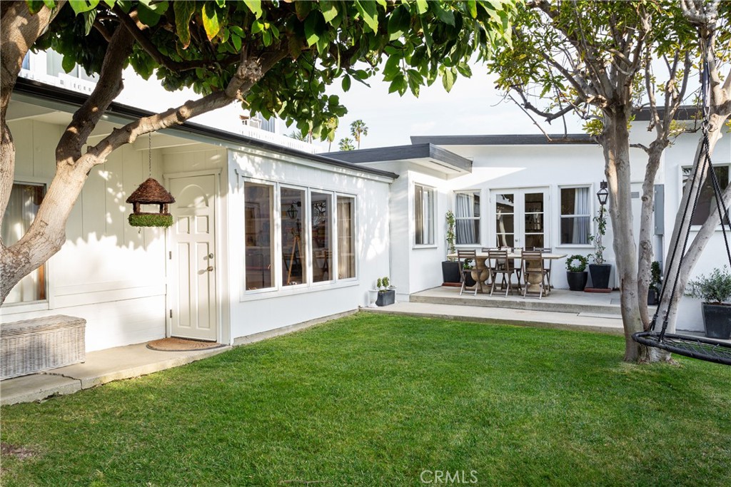 231 Santa Ana Avenue