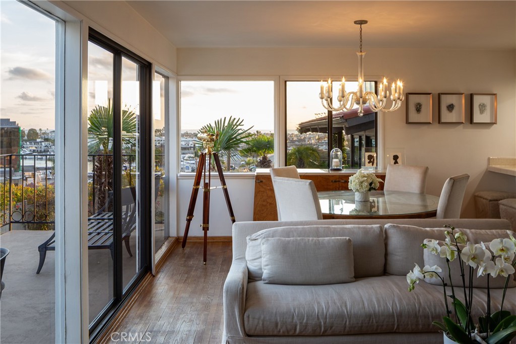 231 Santa Ana Avenue