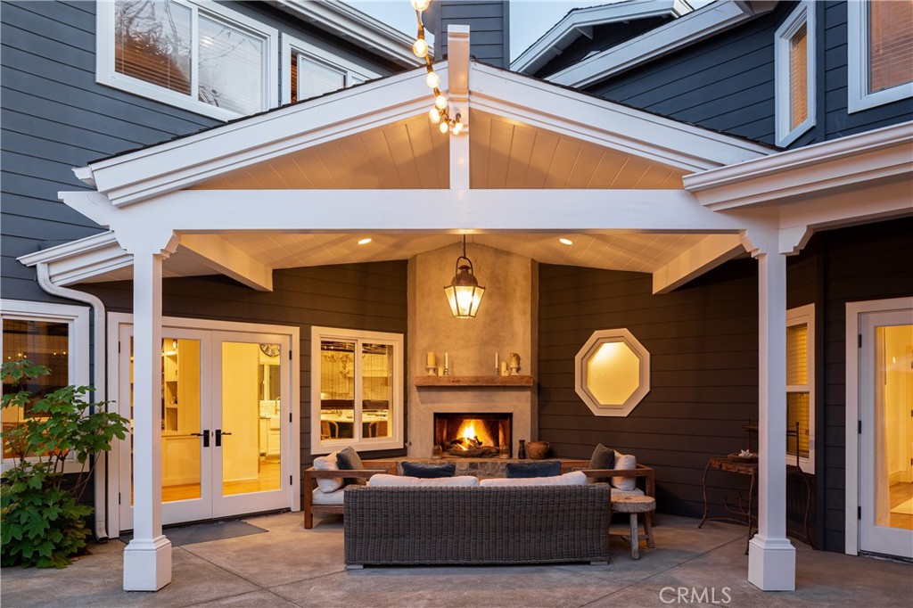 2400 Holly Lane