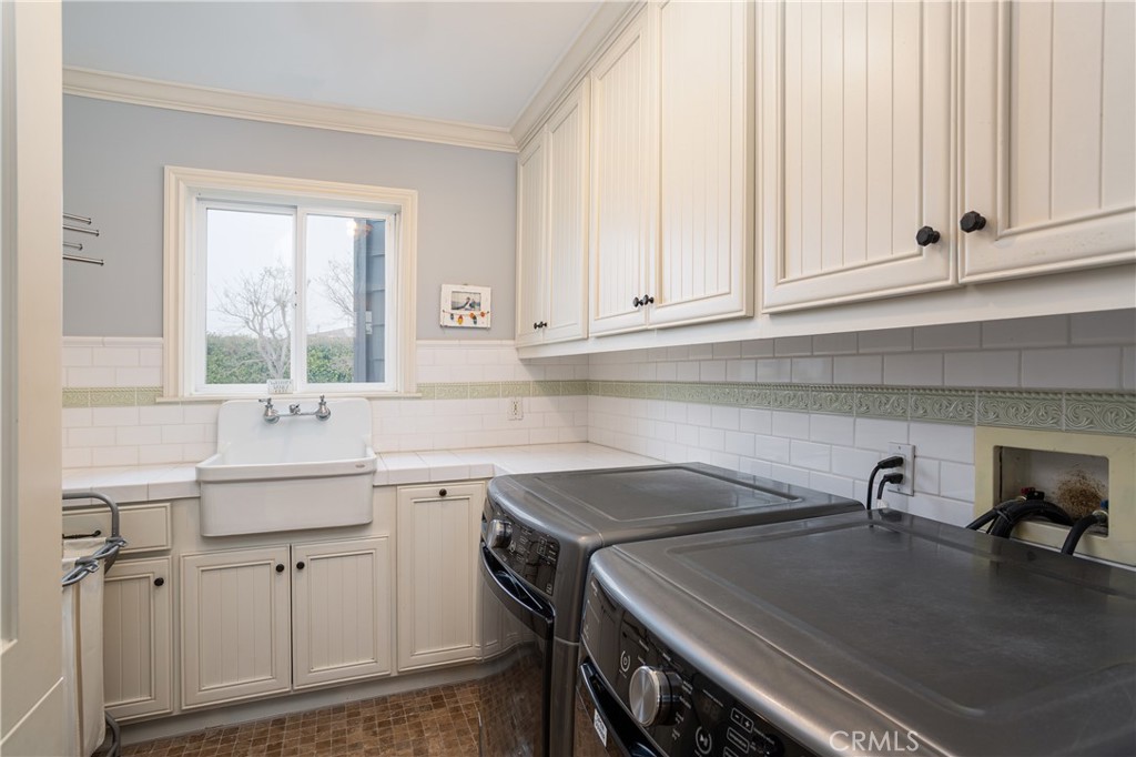 2400 Holly Lane
