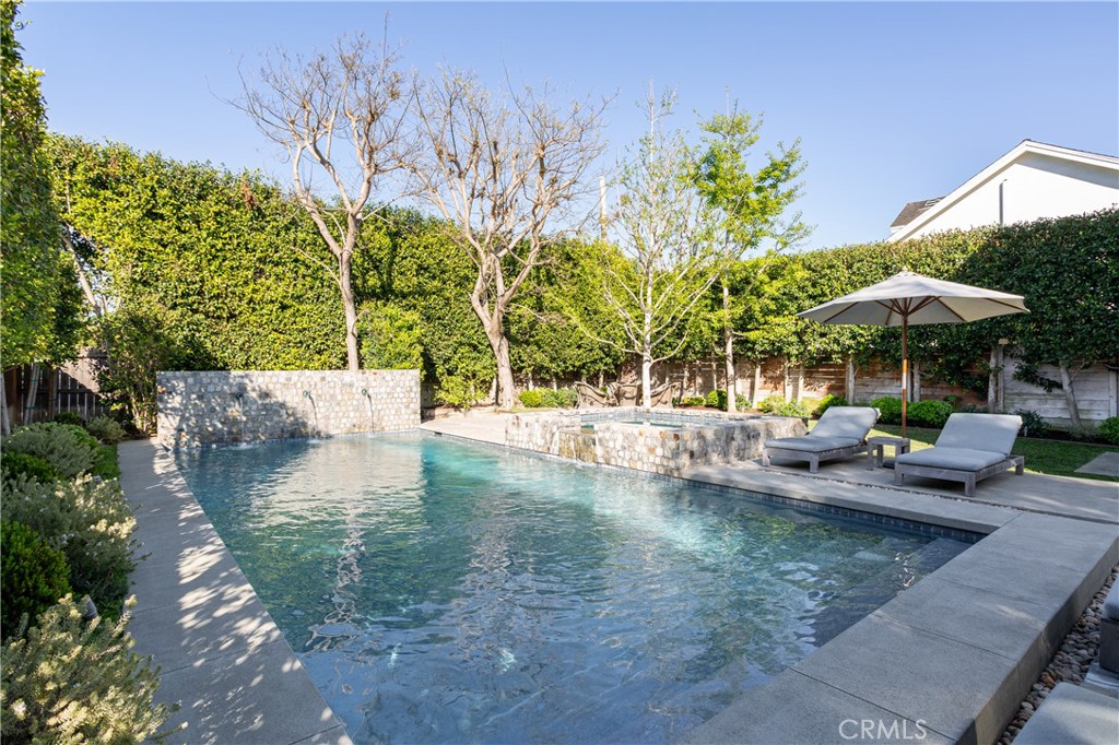2400 Holly Lane