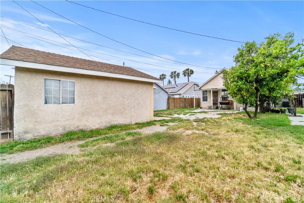 132 N Monterey Avenue