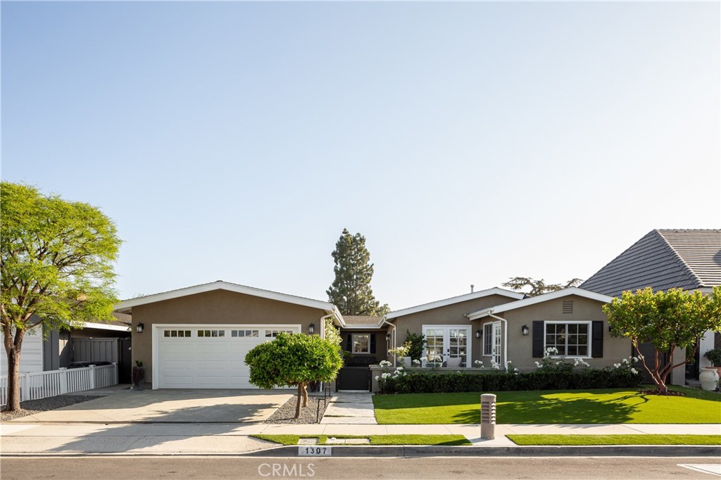 1307 Oxford Lane