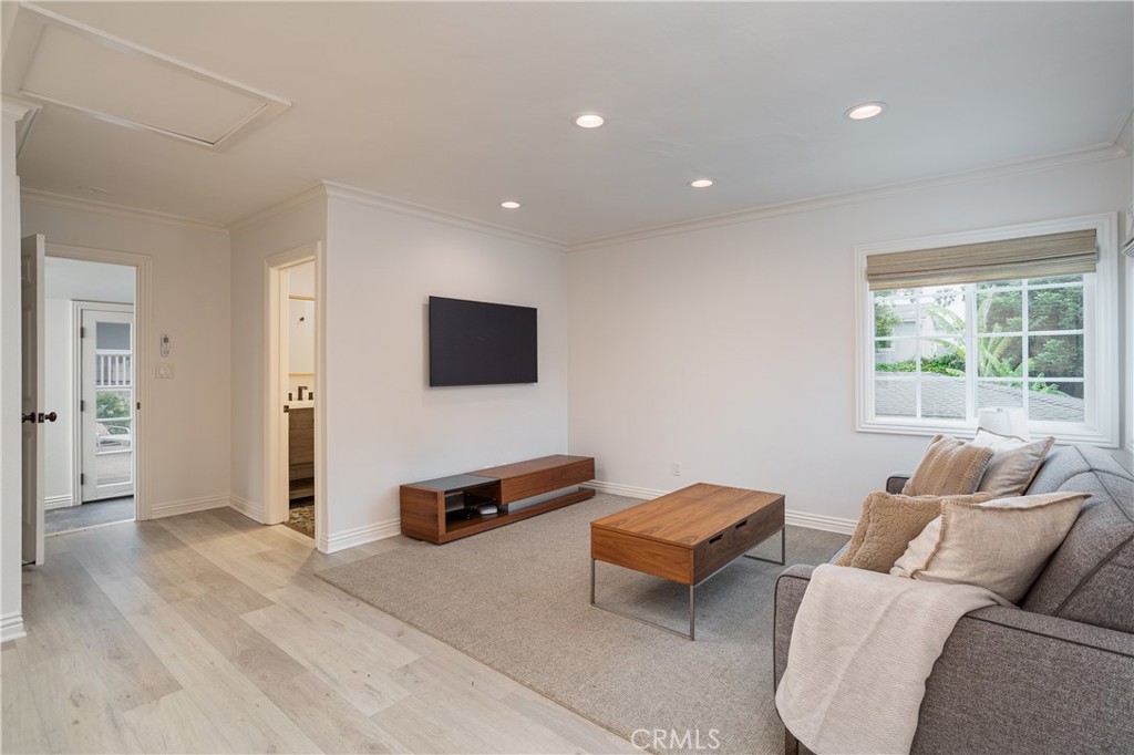 425 Tustin Avenue