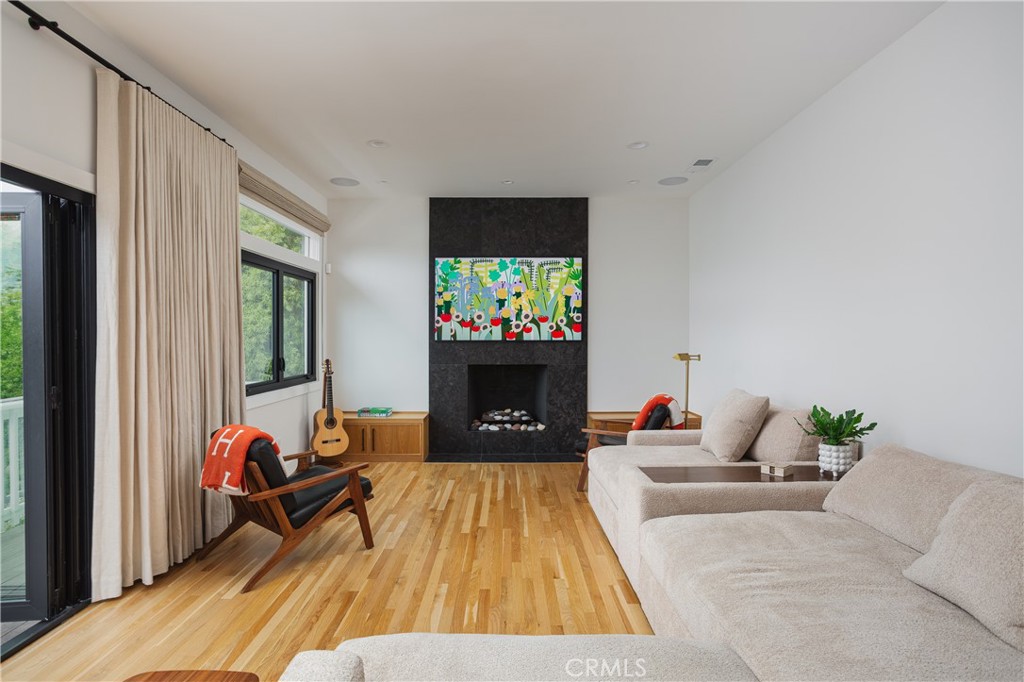 425 Tustin Avenue