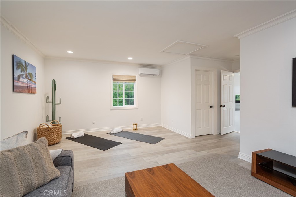 425 Tustin Avenue