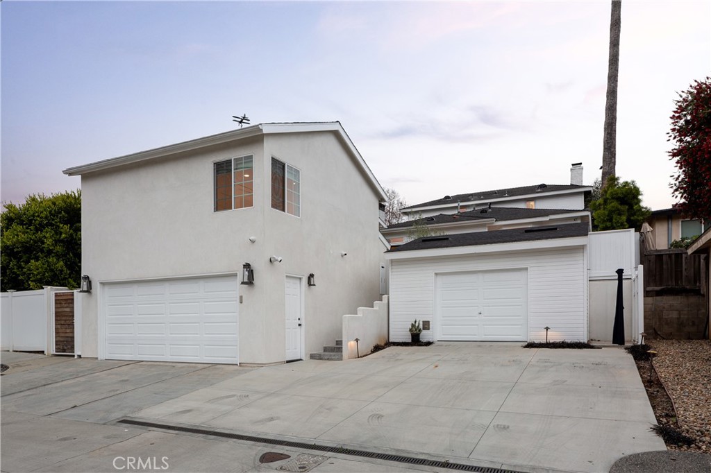 425 Tustin Avenue