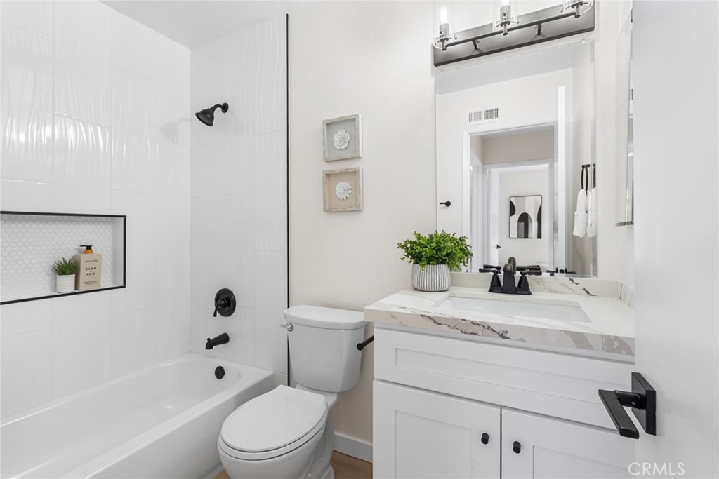 1738 N Cedar Glen Drive B