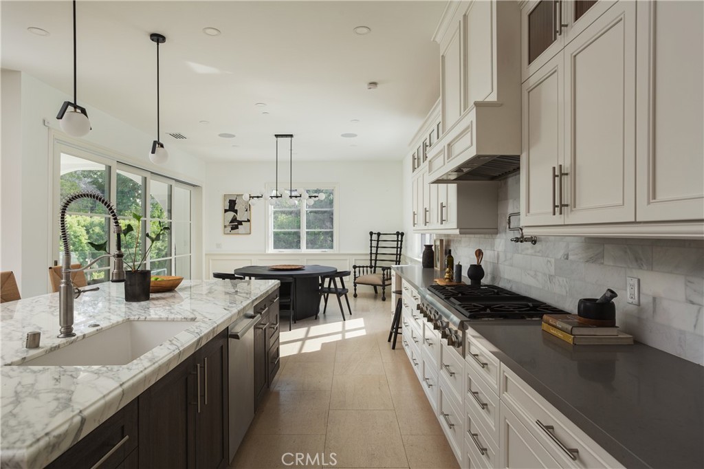375 Santa Isabel Avenue