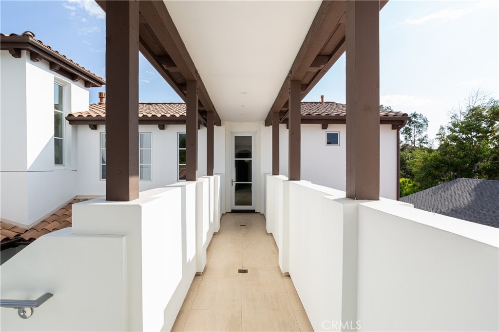 375 Santa Isabel Avenue