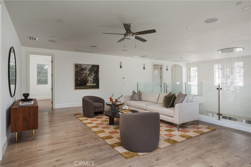 375 Santa Isabel Avenue