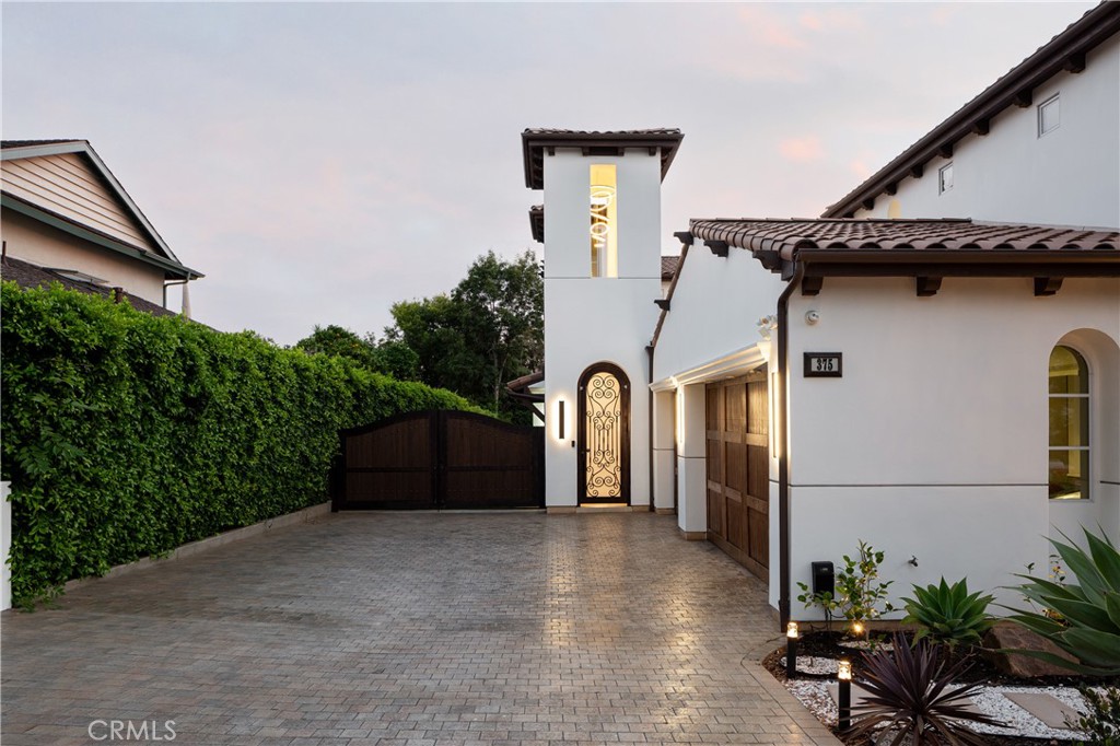 375 Santa Isabel Avenue