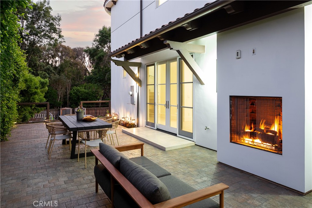 375 Santa Isabel Avenue