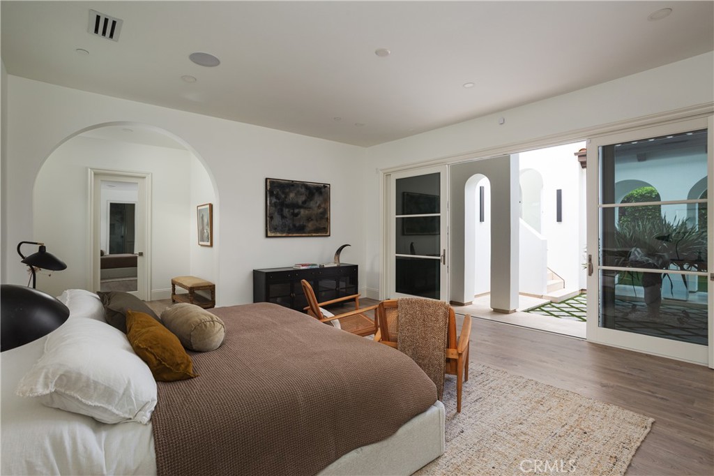 375 Santa Isabel Avenue