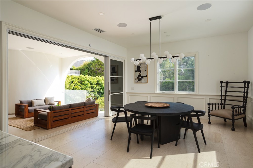 375 Santa Isabel Avenue