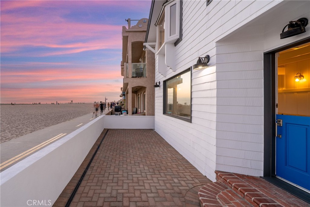 2500 W Oceanfront