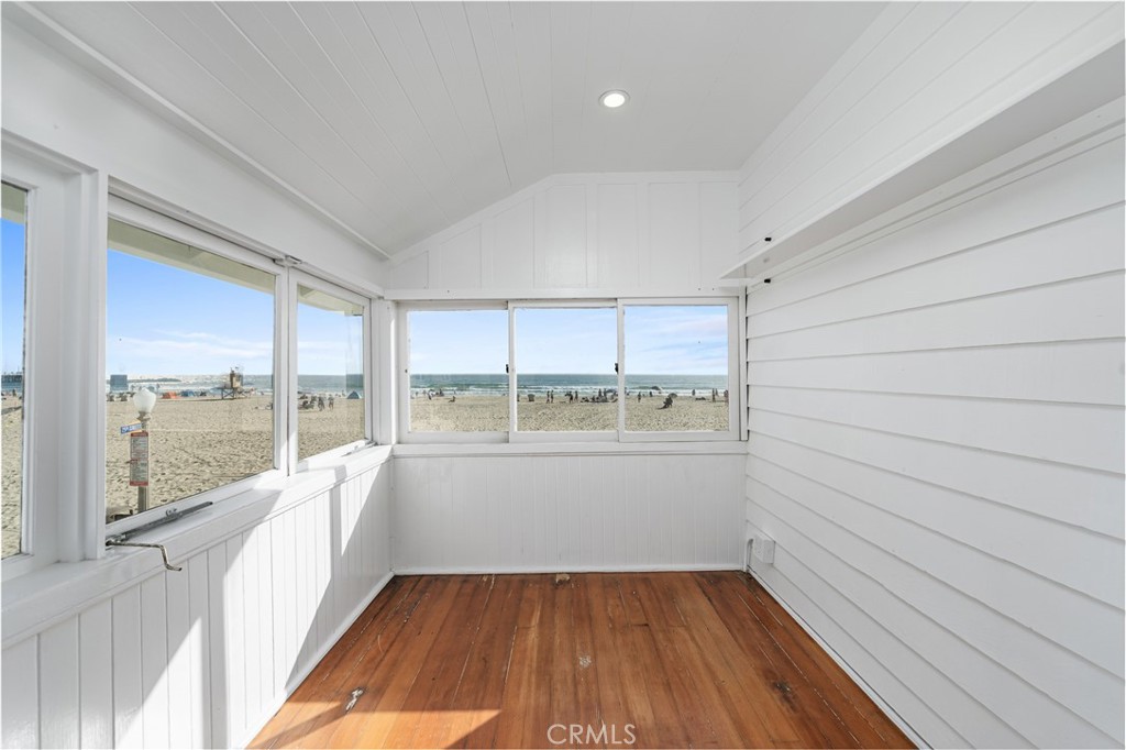 2500 W Oceanfront