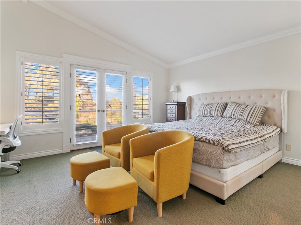 1012 1012 S Silver Star