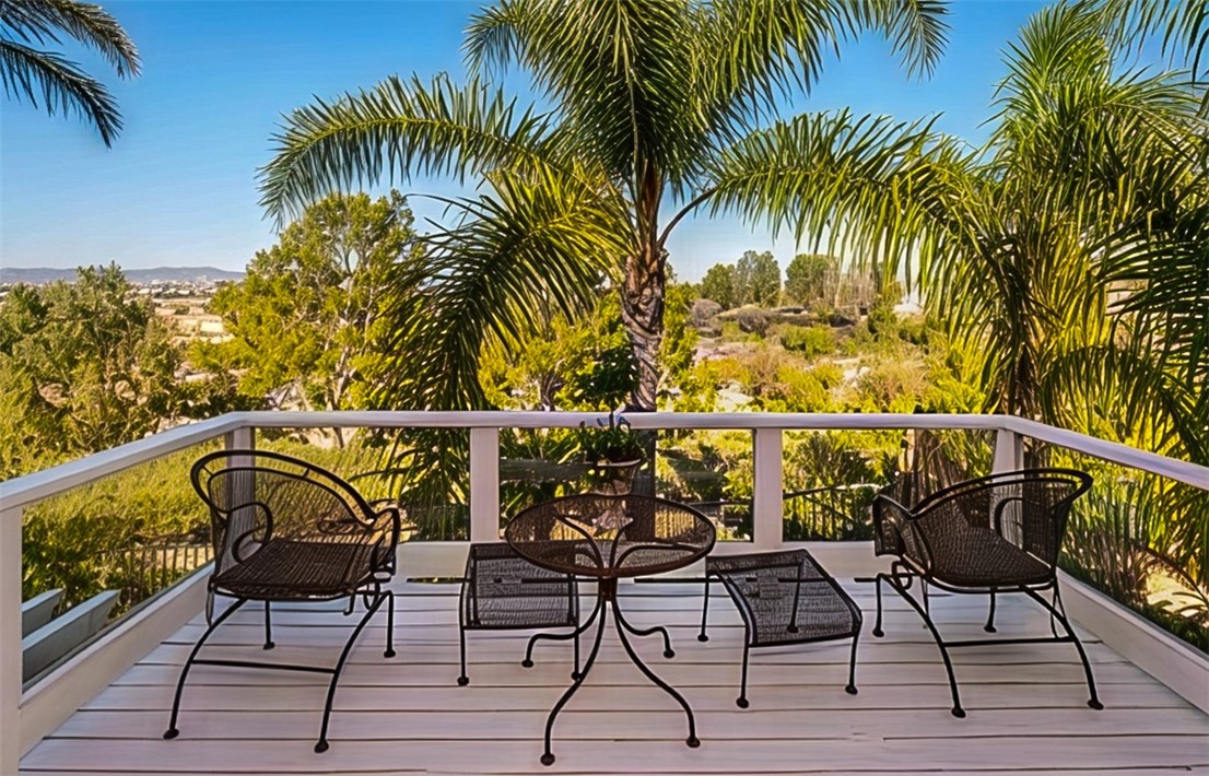 1012 1012 S Silver Star