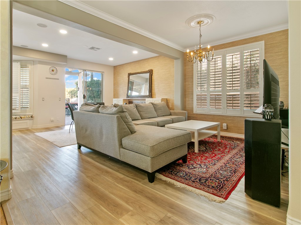 1012 1012 S Silver Star