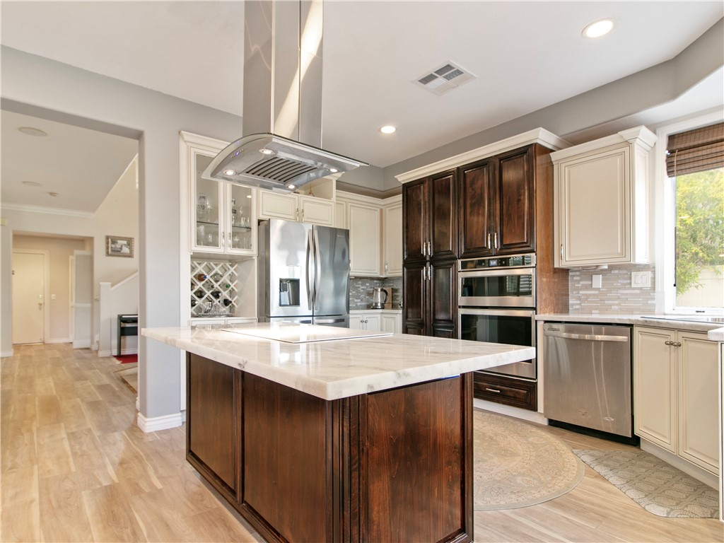 1012 1012 S Silver Star