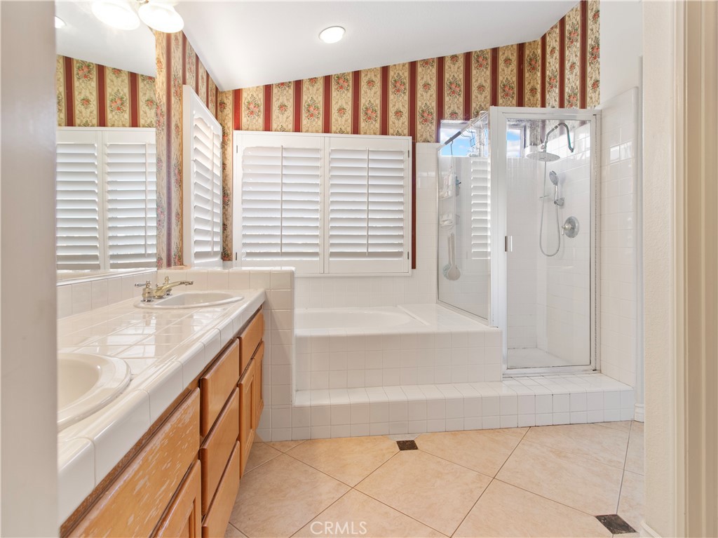 1012 1012 S Silver Star