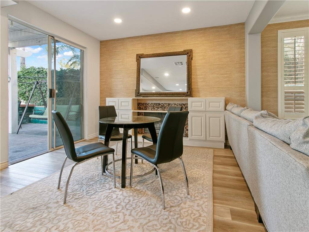 1012 1012 S Silver Star